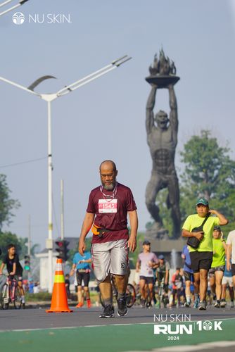 Race photo from Nu Skin Run 10K