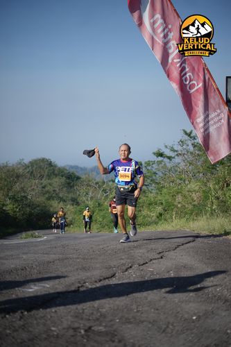 Race photo from Kelud Vertical Challenge 2024