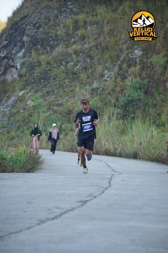 Race photo from Kelud Vertical Challenge 2024
