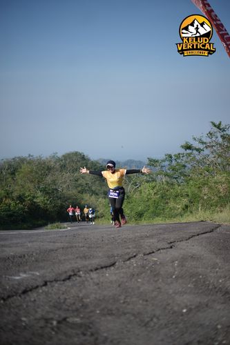 Race photo from Kelud Vertical Challenge 2024