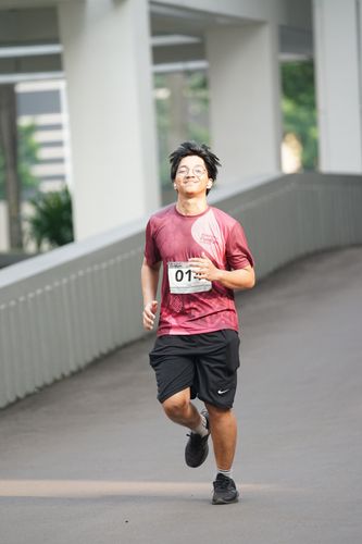 Race photo from Assurance Fun Run 2024