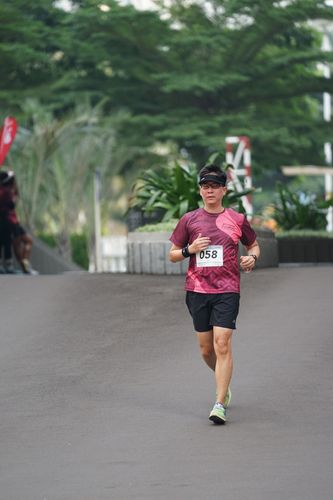 Race photo from Assurance Fun Run 2024