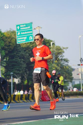 Race photo from Nu Skin Run 10K