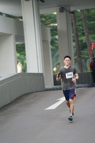 Race photo from Assurance Fun Run 2024