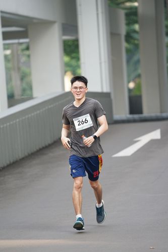 Race photo from Assurance Fun Run 2024
