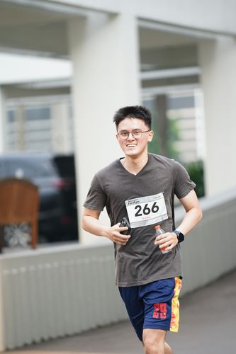 Race photo from Assurance Fun Run 2024