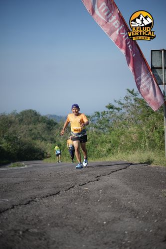 Race photo from Kelud Vertical Challenge 2024