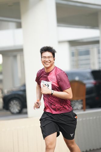 Race photo from Assurance Fun Run 2024