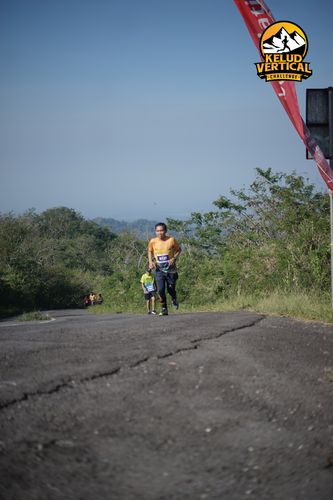 Race photo from Kelud Vertical Challenge 2024