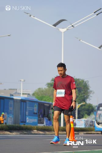 Race photo from Nu Skin Run 10K