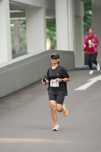 Race photo from Assurance Fun Run 2024