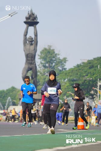 Race photo from Nu Skin Run 10K