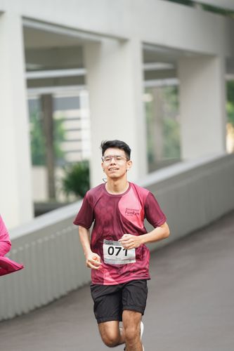 Race photo from Assurance Fun Run 2024