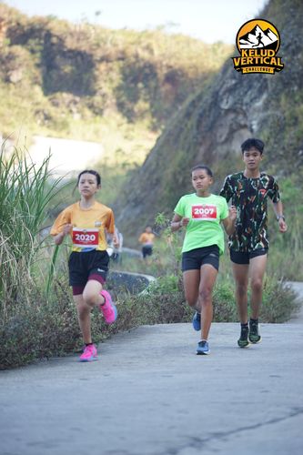 Race photo from Kelud Vertical Challenge 2024