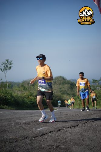 Race photo from Kelud Vertical Challenge 2024