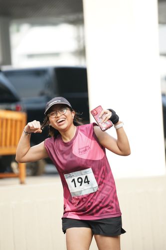 Race photo from Assurance Fun Run 2024