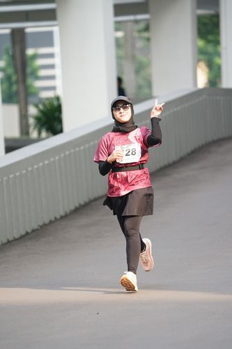 Race photo from Assurance Fun Run 2024