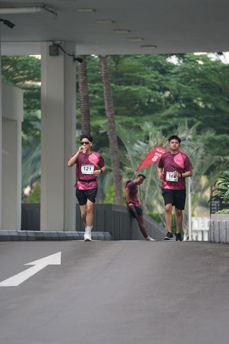 Race photo from Assurance Fun Run 2024