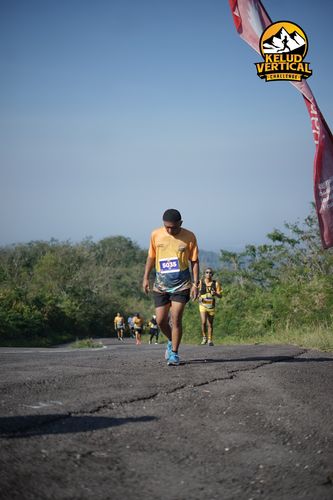 Race photo from Kelud Vertical Challenge 2024