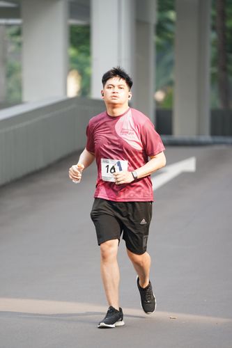 Race photo from Assurance Fun Run 2024