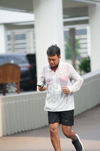 Race photo from Assurance Fun Run 2024