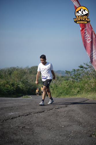 Race photo from Kelud Vertical Challenge 2024