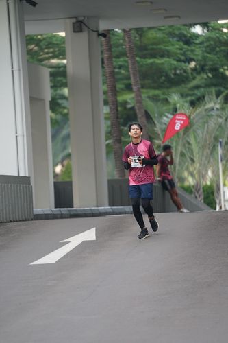 Race photo from Assurance Fun Run 2024