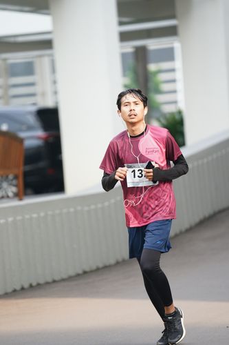 Race photo from Assurance Fun Run 2024