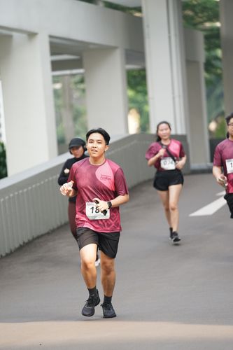 Race photo from Assurance Fun Run 2024