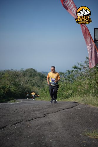 Race photo from Kelud Vertical Challenge 2024
