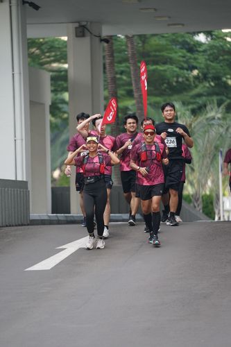 Race photo from Assurance Fun Run 2024