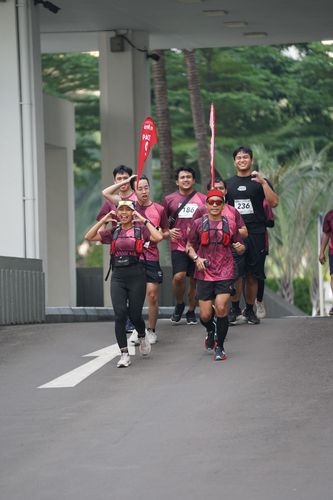Race photo from Assurance Fun Run 2024