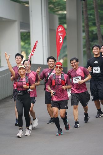 Race photo from Assurance Fun Run 2024
