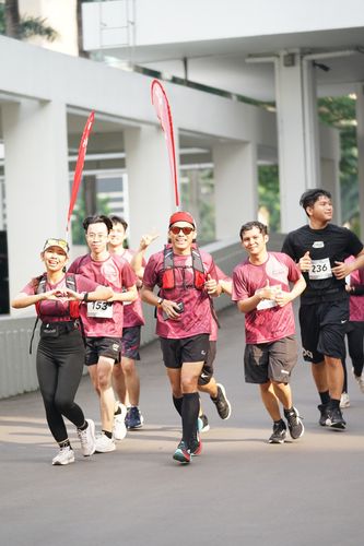Race photo from Assurance Fun Run 2024