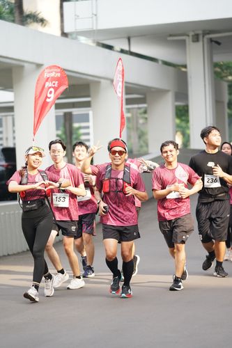 Race photo from Assurance Fun Run 2024