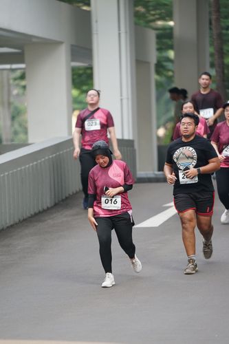 Race photo from Assurance Fun Run 2024