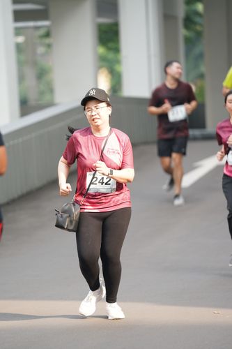 Race photo from Assurance Fun Run 2024