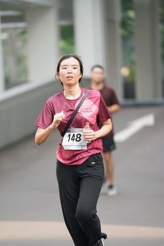 Race photo from Assurance Fun Run 2024