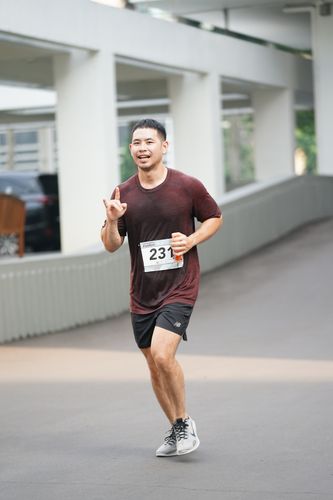 Race photo from Assurance Fun Run 2024