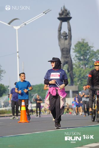 Race photo from Nu Skin Run 10K