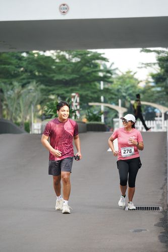 Race photo from Assurance Fun Run 2024
