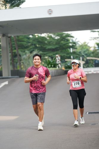 Race photo from Assurance Fun Run 2024