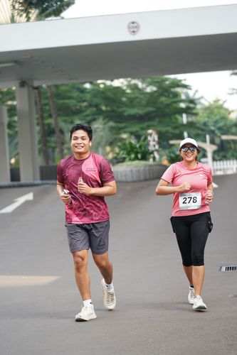 Race photo from Assurance Fun Run 2024