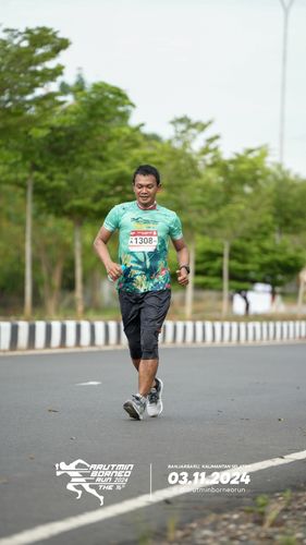 Race photo from Arutmin Borneo Run 2024