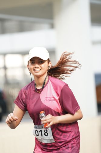 Race photo from Assurance Fun Run 2024