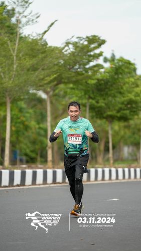 Race photo from Arutmin Borneo Run 2024
