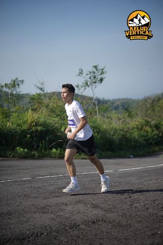 Race photo from Kelud Vertical Challenge 2024