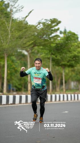 Race photo from Arutmin Borneo Run 2024