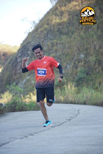 Race photo from Kelud Vertical Challenge 2024