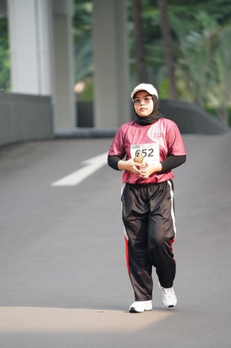 Race photo from Assurance Fun Run 2024